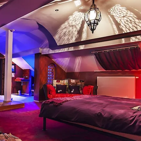 Отель Hotel Riad Льеж